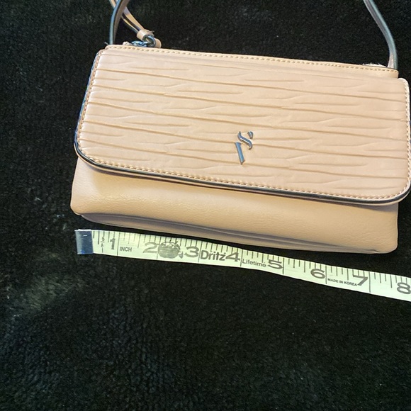 Vera Wang Purse “Pretty Pink” - Picture 8 of 9